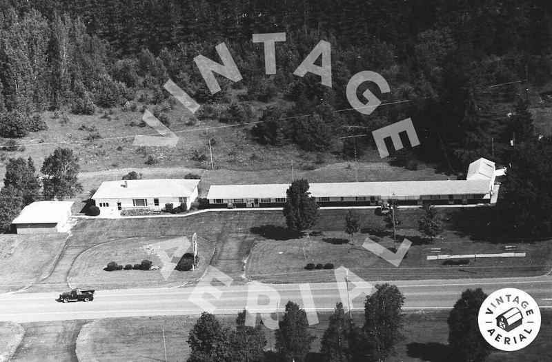 Roberts Motel (Roberts Ultra Modern Cabins) - 1992 Aerial Photo